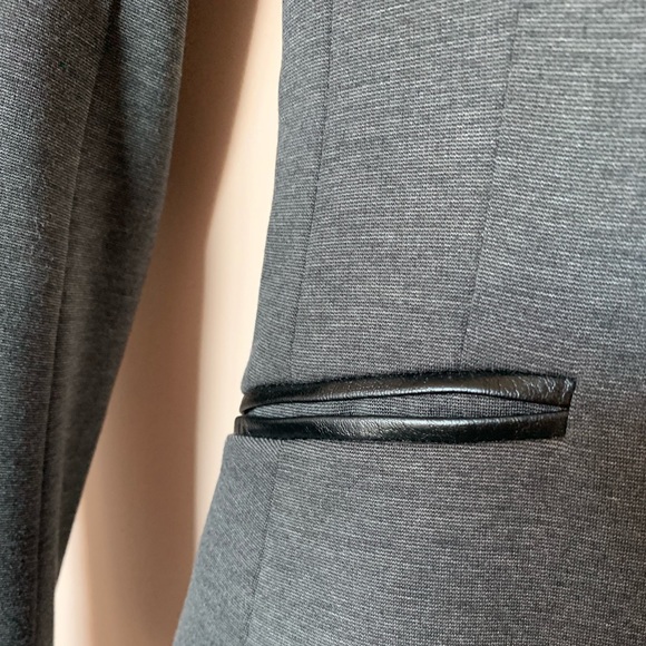 H&M blazer with faux leather details - Picture 3 of 8